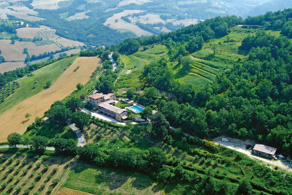 Le Torracce Agriturismo Olistico Hotel Valfabbrica Luaran gambar