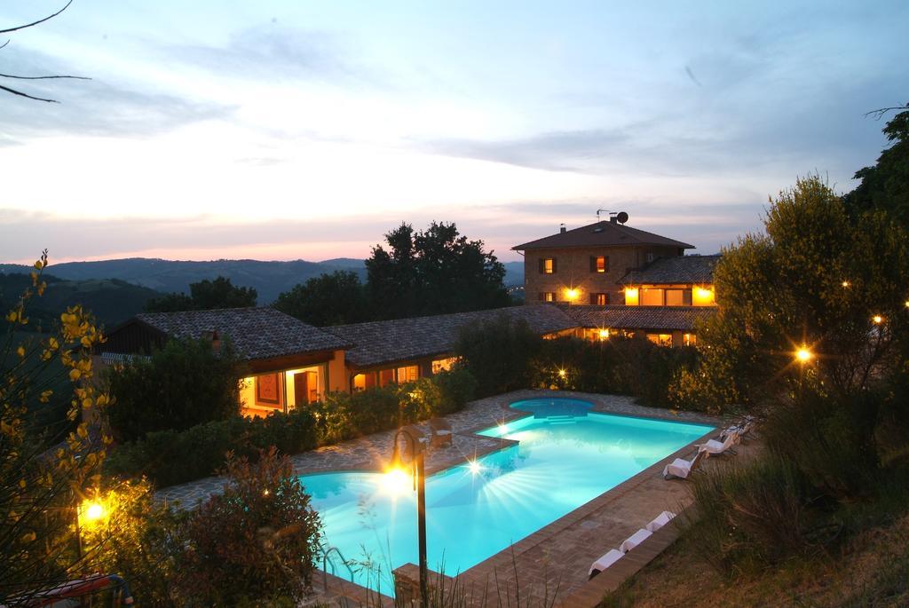 Le Torracce Agriturismo Olistico Hotel Valfabbrica Luaran gambar