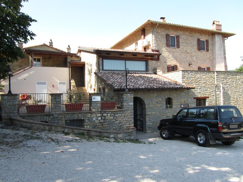 Le Torracce Agriturismo Olistico Hotel Valfabbrica Luaran gambar