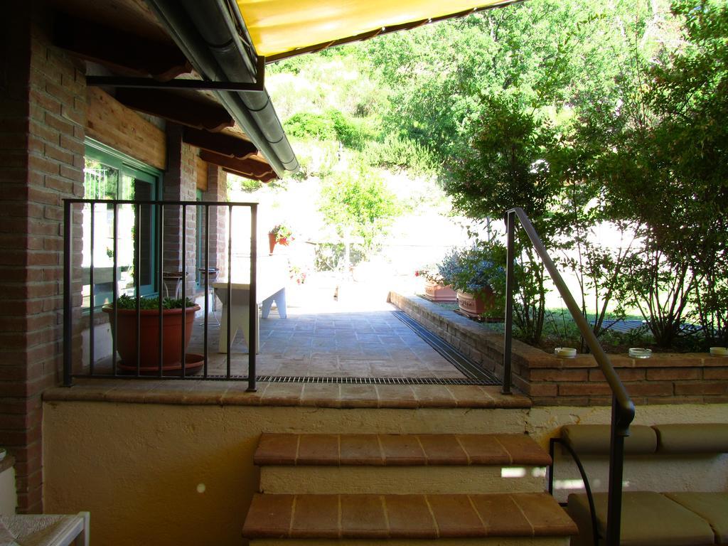 Le Torracce Agriturismo Olistico Hotel Valfabbrica Luaran gambar