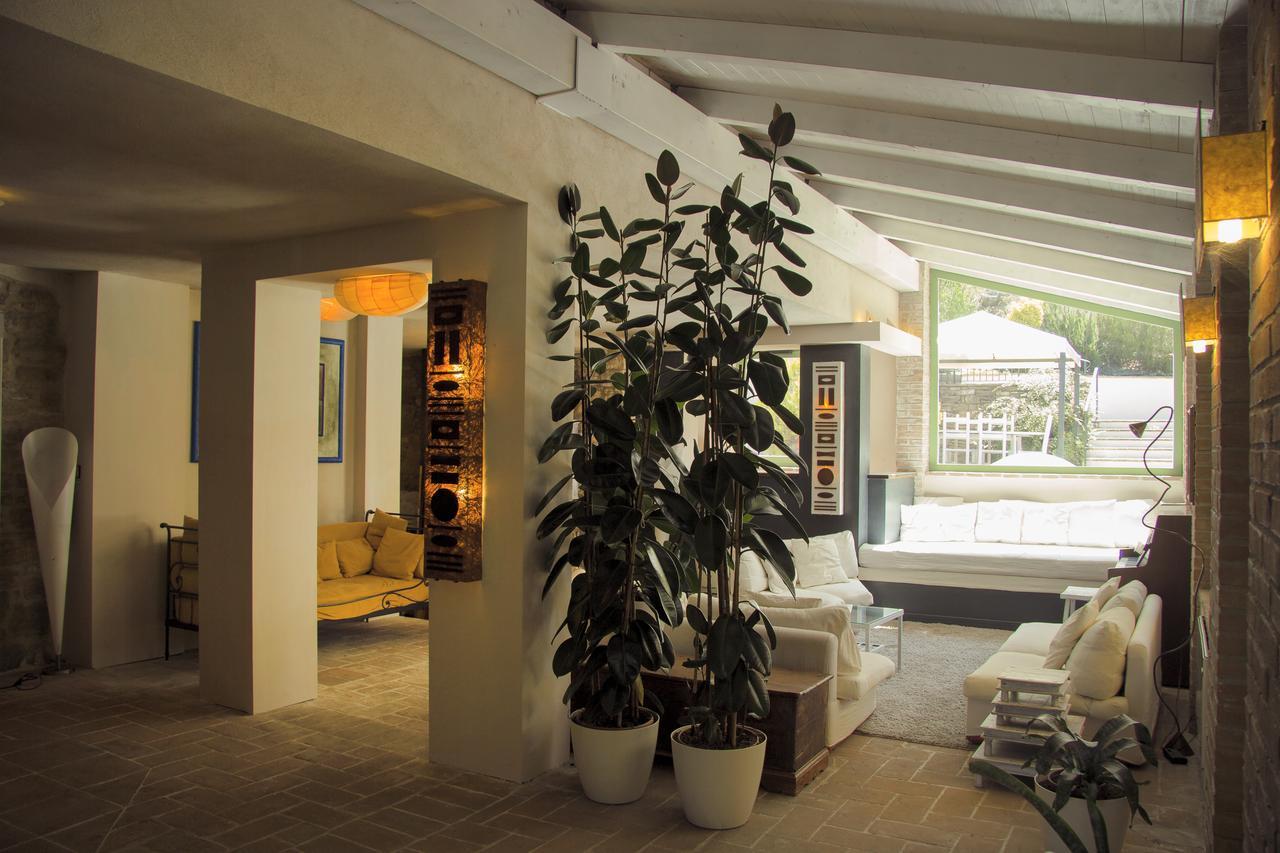 Le Torracce Agriturismo Olistico Hotel Valfabbrica Luaran gambar